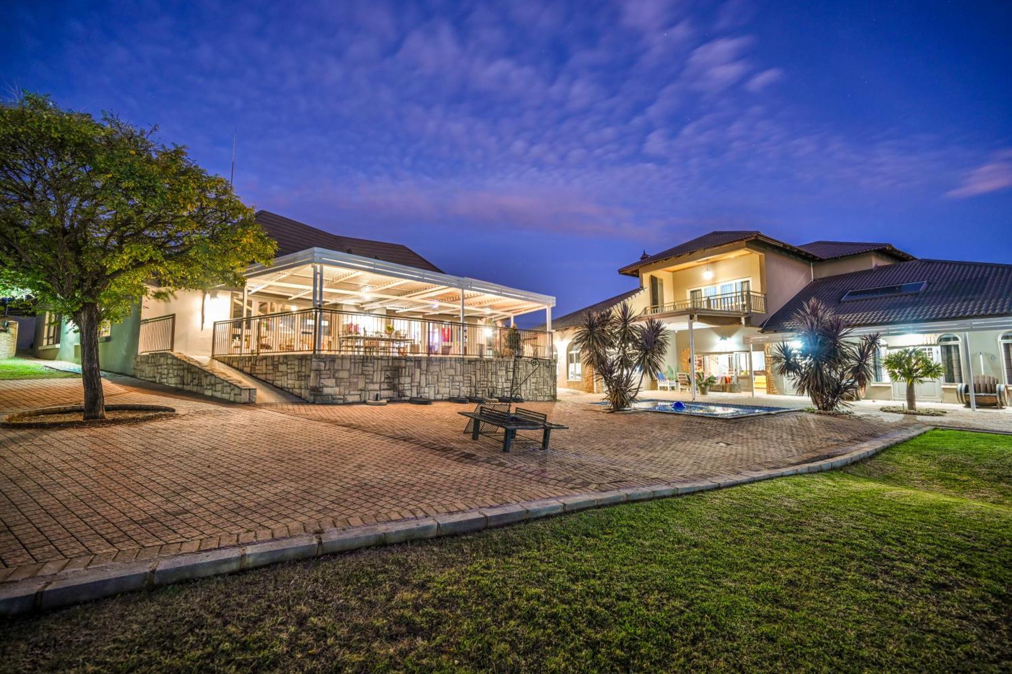 Blue Rain Guest House Блоемфонтейн Екстериор снимка